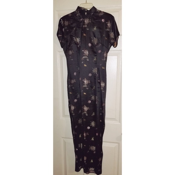 Traditional Chinese formal dress with slits size 4 - Picture 1 of 3